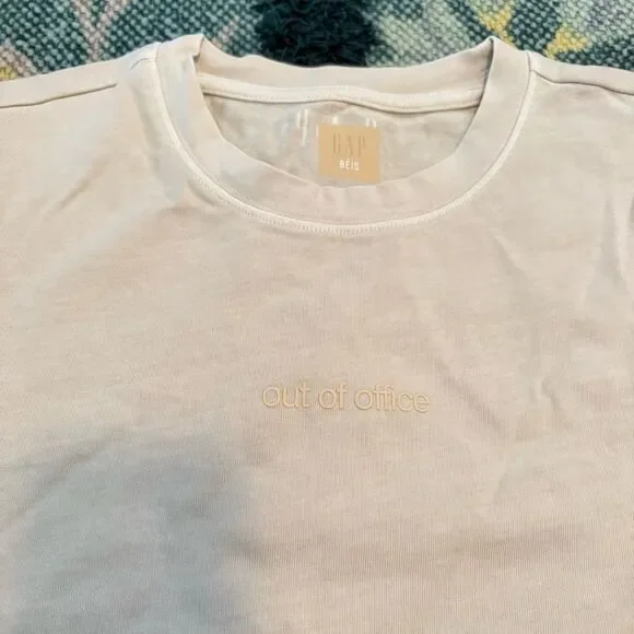NWT Gap x BEIS Organic Cotton VintageSoft Crop Graphic Shirt “Out of Office” XS - Picture 3 of 4